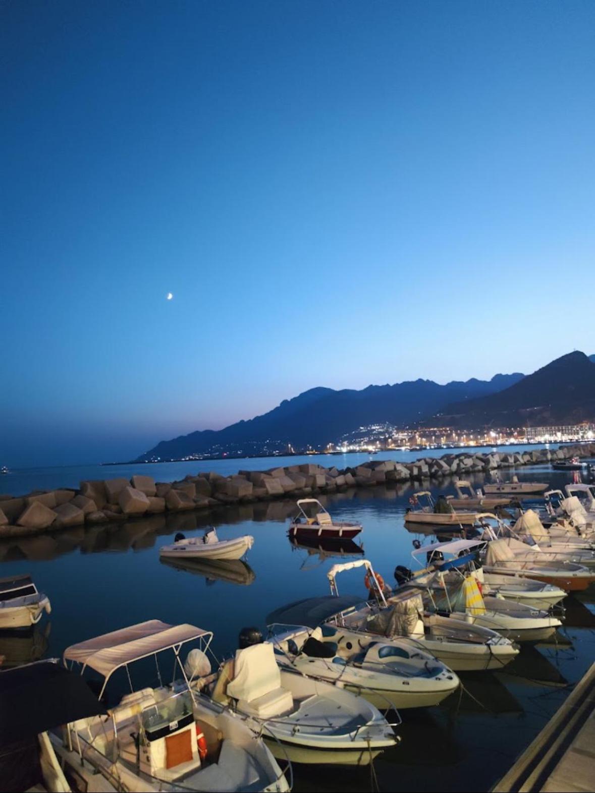 Salerno Mare E Luci Apartment Luaran gambar