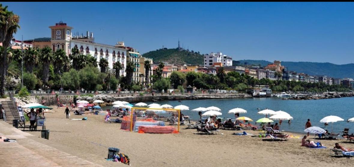Salerno Mare E Luci Apartment Luaran gambar